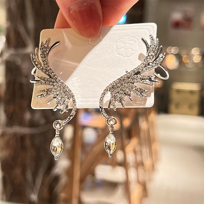 Punk Statement Ear Cuff Clip Earrings for Women Silver Color Crystal Angel Wings Dangle Earrings Wedding Party Trendy Jewelry