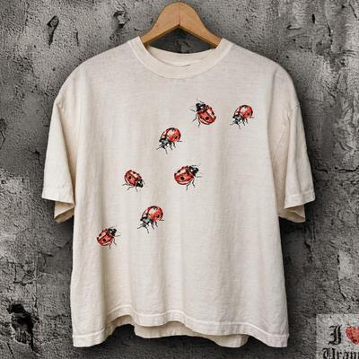 Vintage Ladybug Comfort Colors® Boxy Crop Tee, Y2K Naturecore Top, Cottagecore Bug Lover Shirt, Retro Garden Girl Graphic Tee