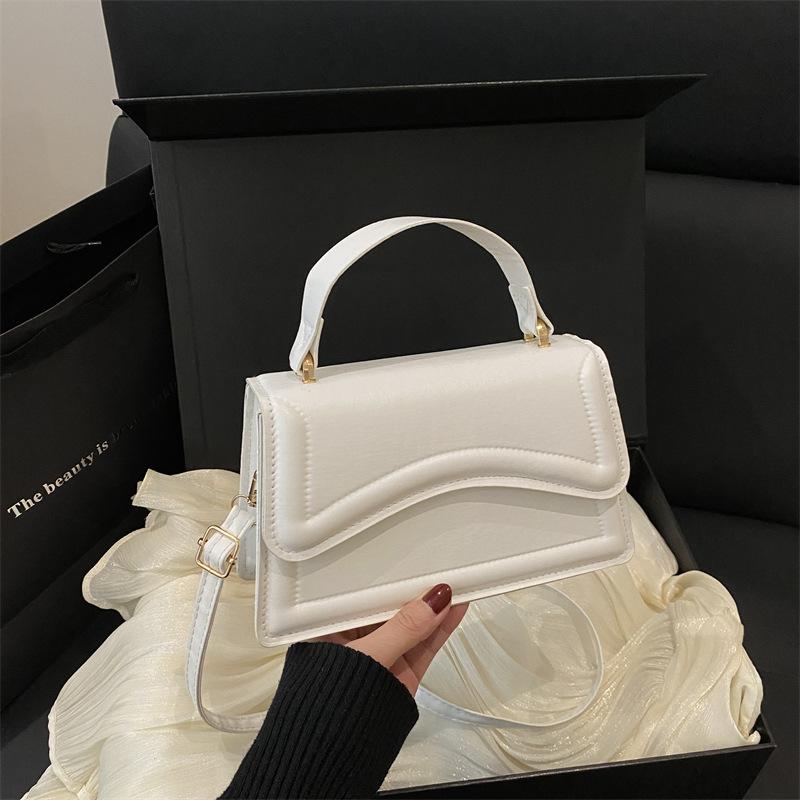 Simple and Fashionable Small Square Bag, Personalized and Beautiful Handbag, Spring New Shoulder Bag, Commuter Messenger Bag