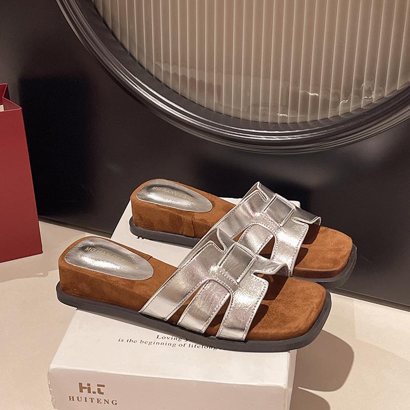 

Versatile summer white outer slippers girl 2025 new niche fashion woven beach one-word drag fairy sandals 35 серебряный