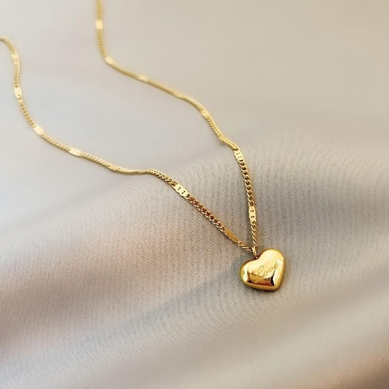 Love Love Necklace Year Female Summer Collarbone Chain Simple Temperament Light Luxury Neck Chain Peach Heart Titanium Steel