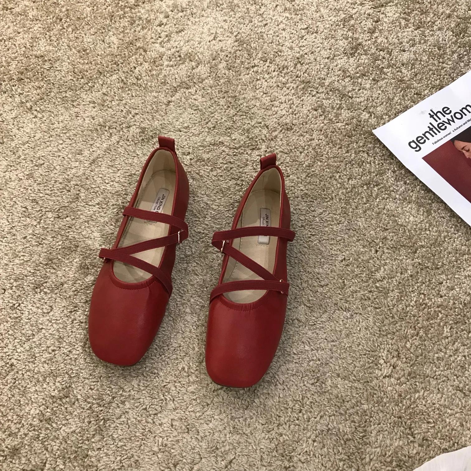 

Модные весенние балетки женские удобные кожаные туфли 2025 женские роскошные женские с квадратным носком плоские Мэри Джейн женские туфли с двойной пряжкой 40 красный