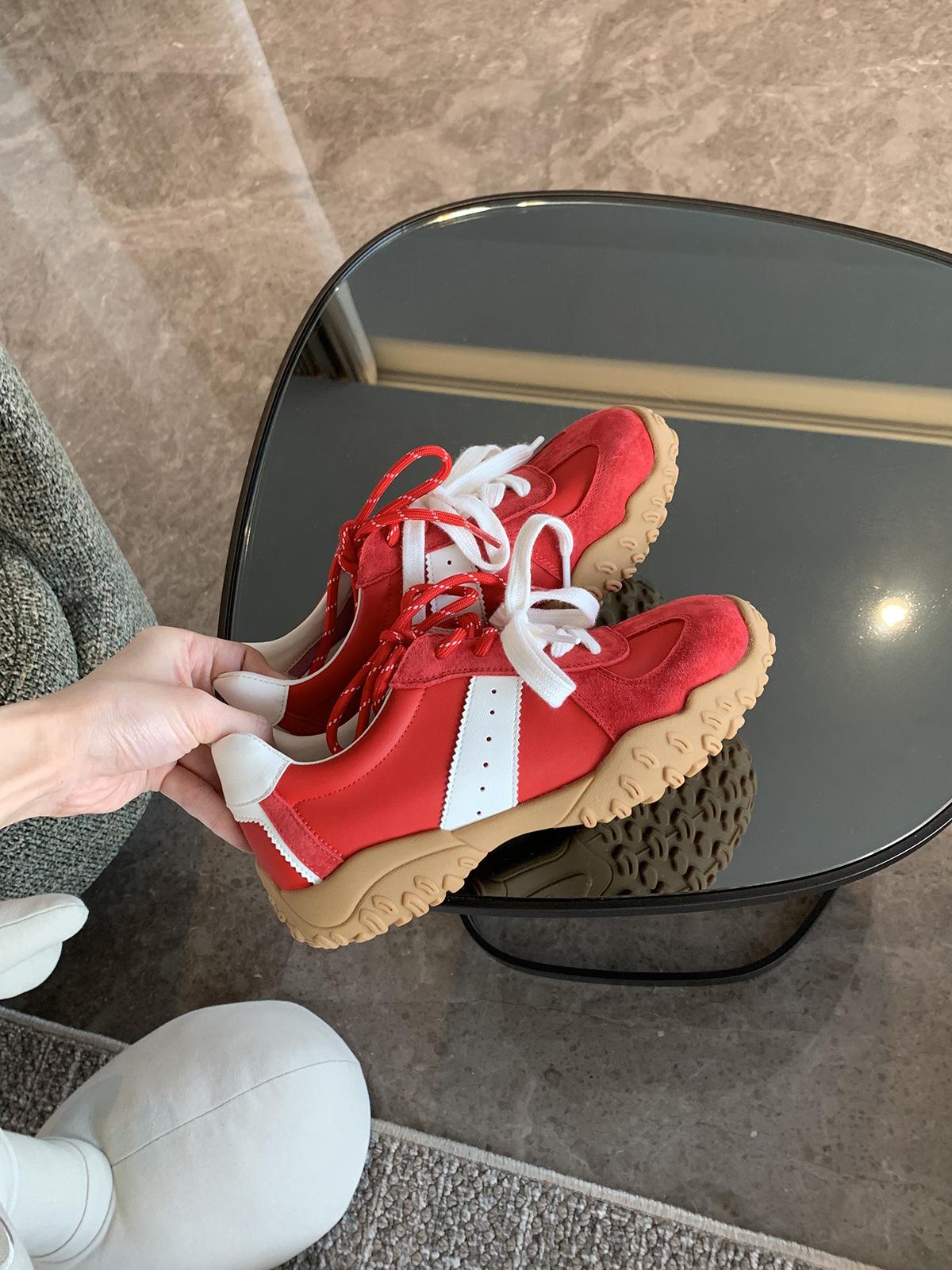 

Версия из коровьей кожи виноградная мама 7 см увеличение внутренней высоты повседневная спортивная обувь женская невидимая удлиняющая ноги вставка круглый носок на шнуровке немецкая тренировочная обувь 34