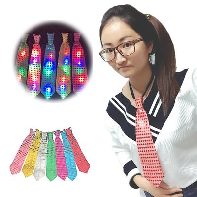1 Adet Payetli Kravat Renkli Yanıp Sönen Işıklı Kravat Unisex Lastikli Kravat LED Yanıp Sönen Performans Dekorasyonu Düğün Parti Malzemeleri