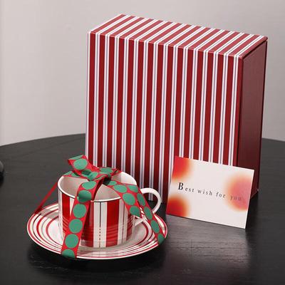 Wutuo Gestreifte Keramiktasse & Untertasse Geschenkset