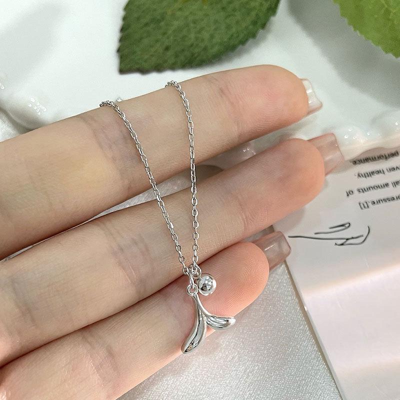 Collier queue de poisson avec design de niche, chaîne de clavicule d'été, tempérament petit et exquis, accessoire de cou