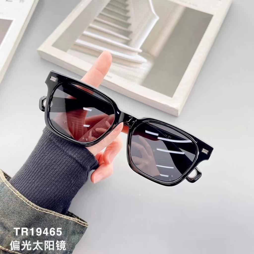 Korean Style Polarized Sunglasses Men Rivets Decoration Square Shape Sunglass For Men Holiday Travelling Woman Sun Glass