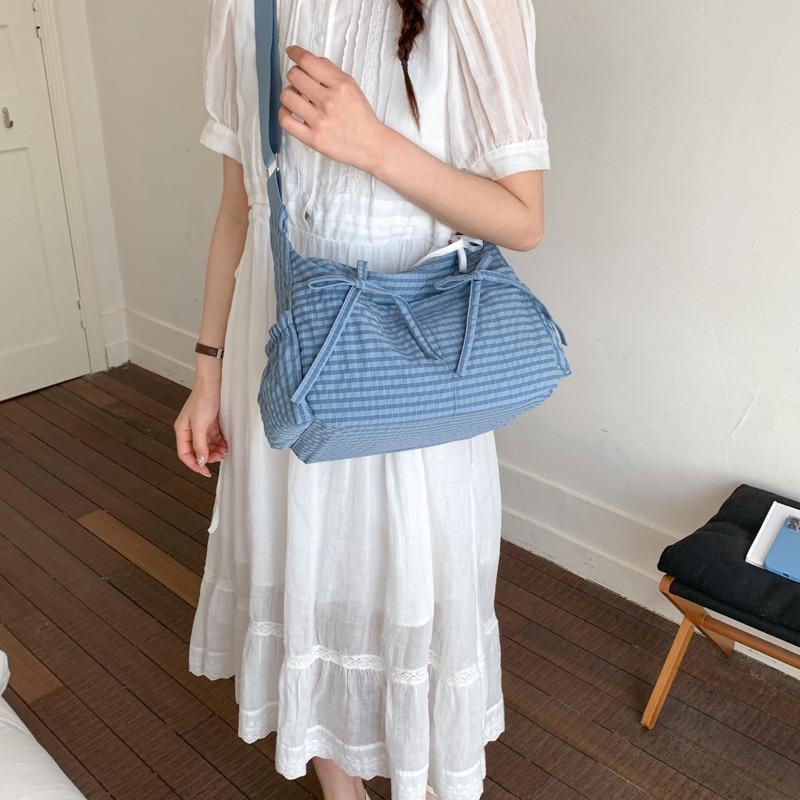 New trendy versatile drawstring pleated dumpling bag large capacity literary and leisure plaid shoulder messenger bag