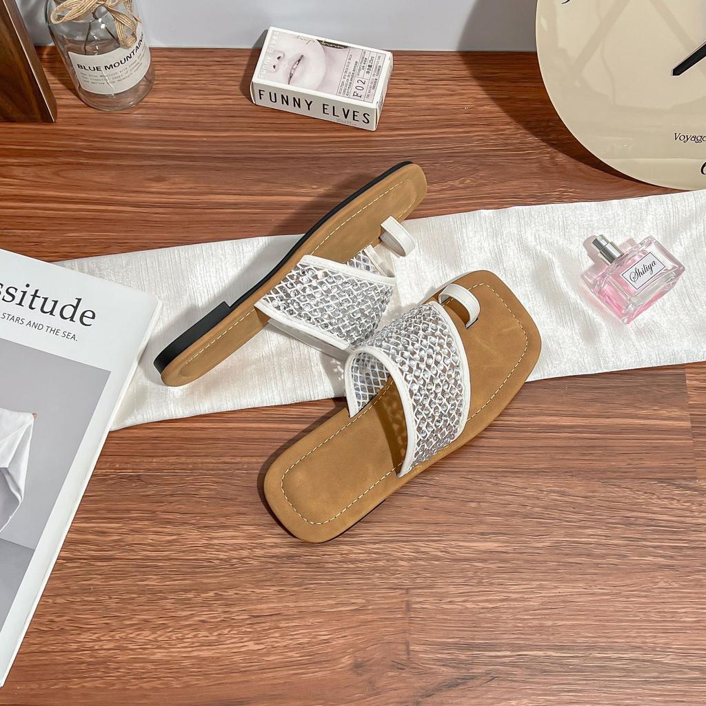 Flat-bottomed cool slippers for women's summer outer wear with hollow slippers for women's fashion casual style versatile soft-soled women's shoe