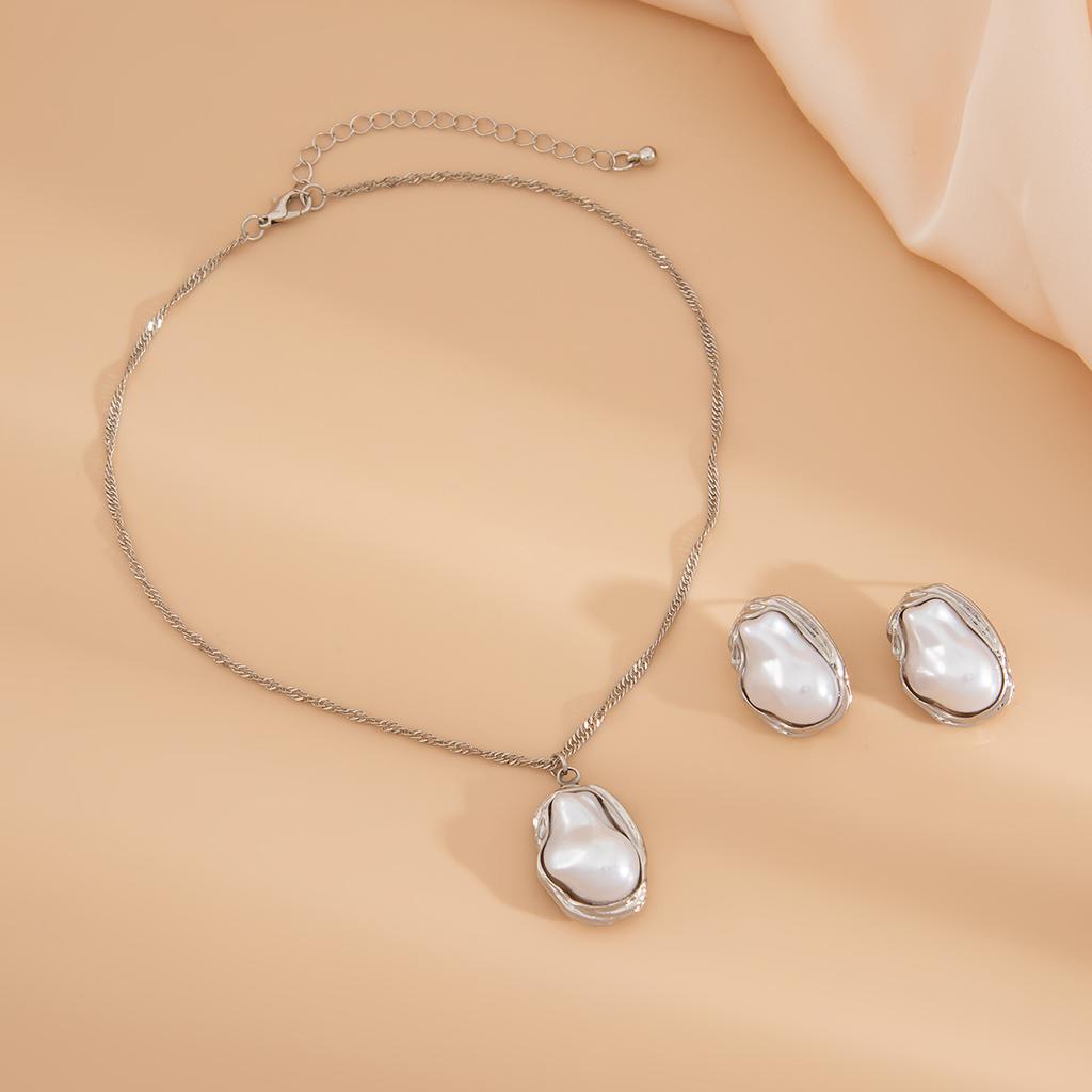 Accessories French Irregular Alloy Collarbone Chain Set Stylish Elegant Pearl Pendant Necklace Women