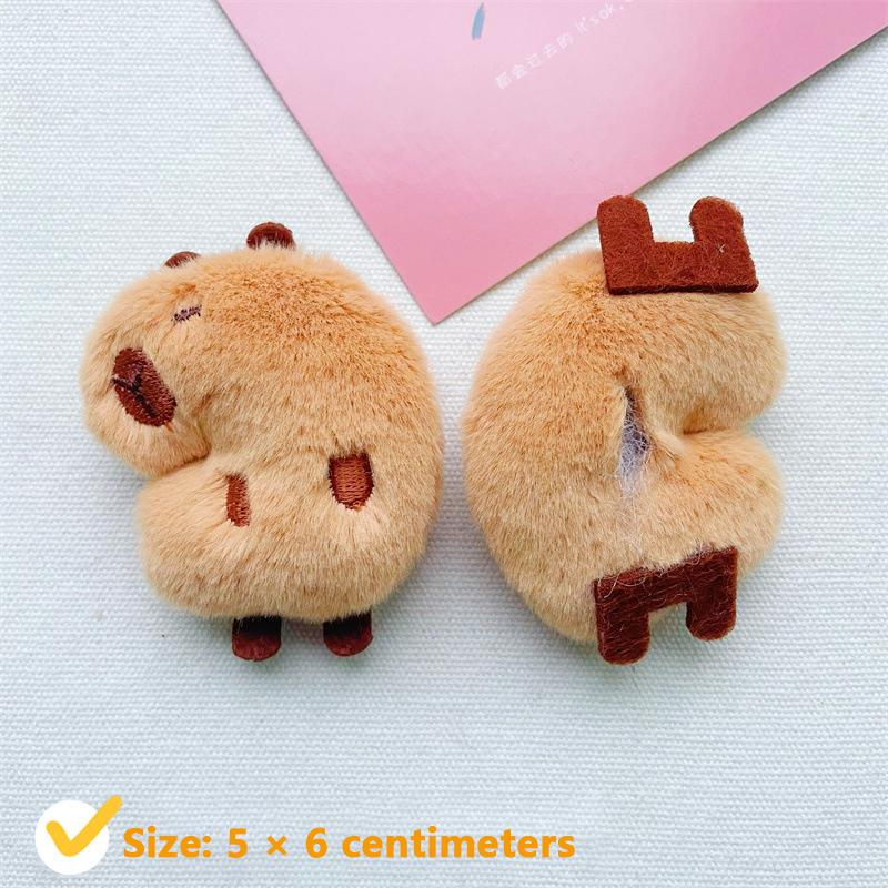 Kreativní měkké vycpané zvířátko kapybara plyšová brož Hračka kreslená postavička Roztomilá brož taška na zavěšení příslušenství