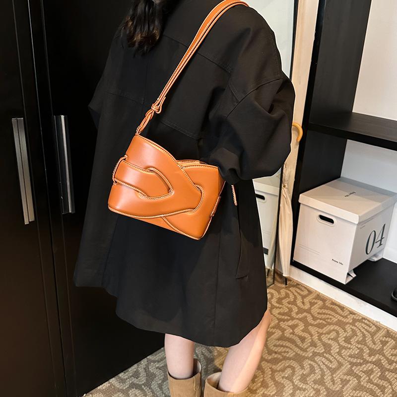 Underarm Bag Moon Tooth Bag Niche Design Cross-border American, Korean and British Messenger Bag Shoulder Bag Girls Premium Niche Bag