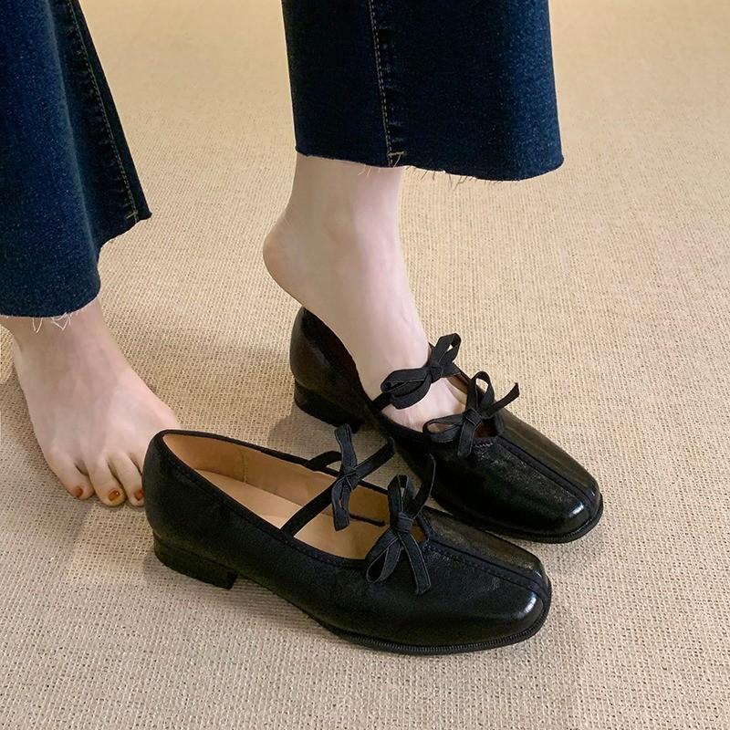 Fashion French retro bow shallow opening single shoes for women 2025 autumn new style square-toed, thick-heeled Mary Jane shoes