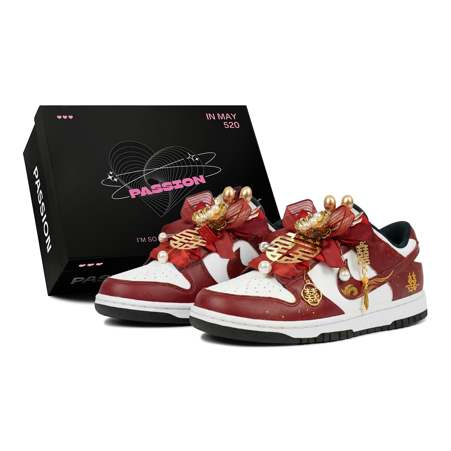 

Nike Dunk Couple s, Romantic Favor, Blissful Union, New Chinese Style, Wedding Shoes, Marriage, Individual Creative CW1590-100(TeamS3-S-BOX) 39