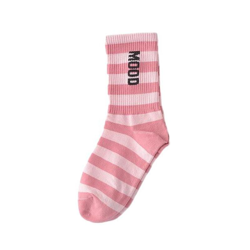 Calcetines de Otoño para Niñas: Calcetines Largos Blancos con Letras a Media Pantorrilla, Modernos y Versátiles, para Estudiantes
