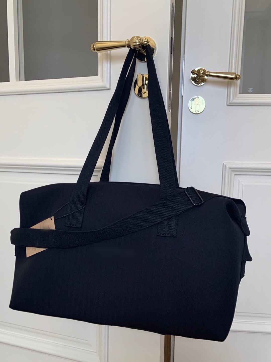 Limited Edition Unisex Sports & Travel Bag with Perfume Gift