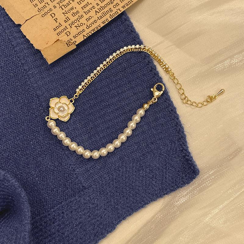 

Браслет-подвеска в виде цветка с жемчужиной и бриллиантами, капля масла, легкая роскошь, темперамент, высококлассный браслет, нишевый, универсальный, модная бижутерия для женщин