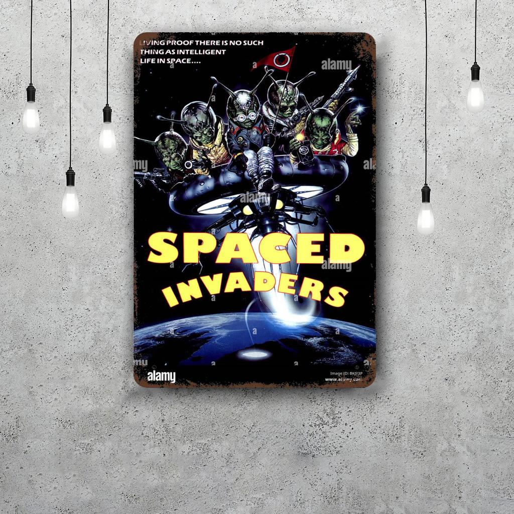 MINISO Spaced Invaders Classic Poster Rusty Metal Plaque Retro Decorative Plate Bar Cave Garage Metal Sign Wall Decoration