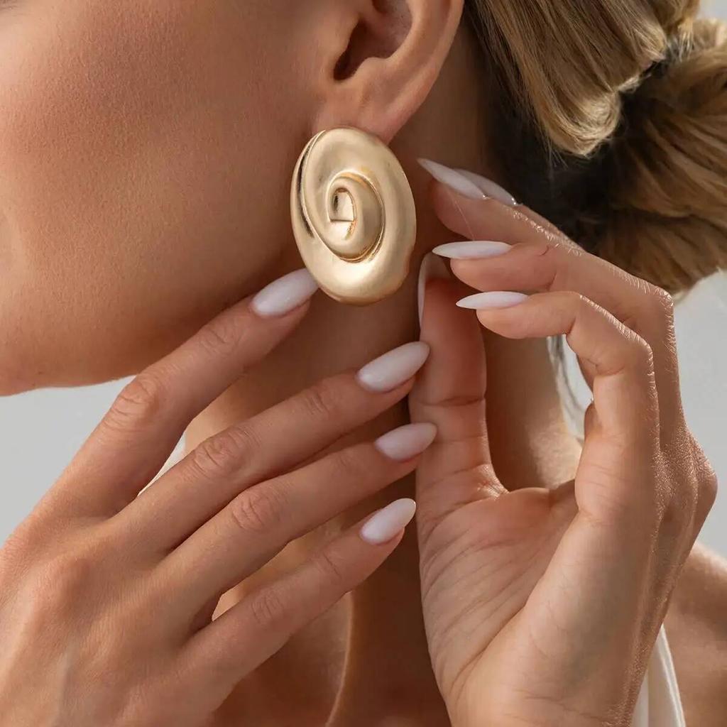 SHIXIN Vintage Gold Color Spiral Texture Stud Earrings for Women Exaggerated Metal Glossy Thick Charm Piercing Ear Jewelry Gift