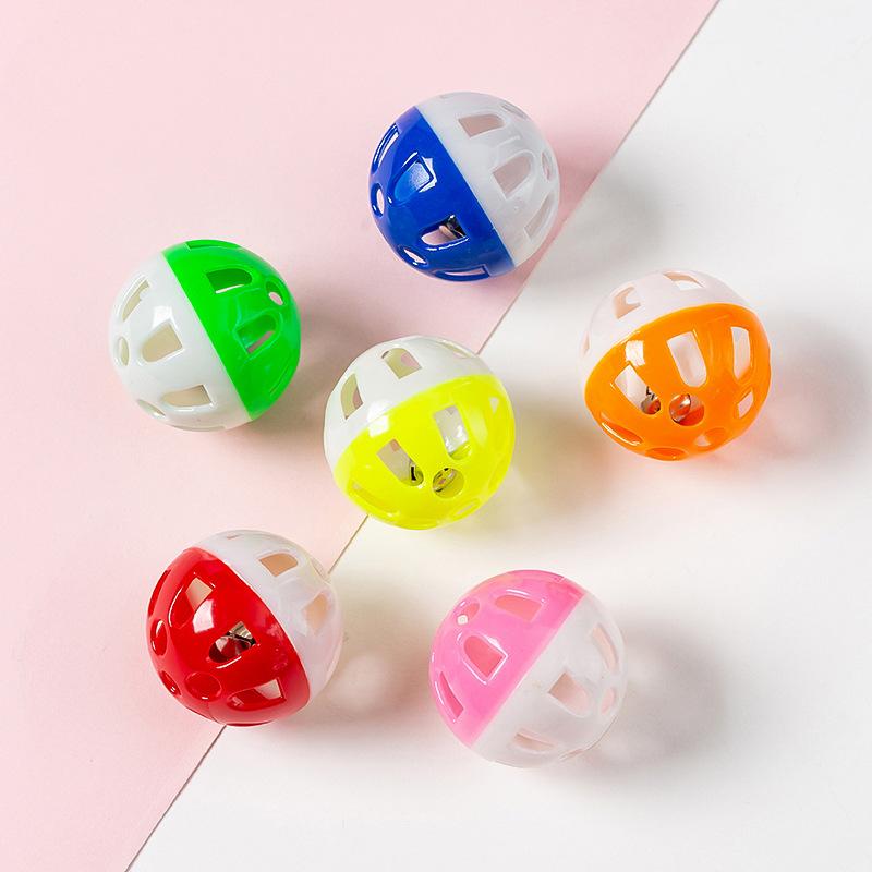 4 Stück Papageienspielzeugbälle Bunte Hohlkugel mit Glocke Geräusch Vogelspielzeug Wellensittich Training Interaktiv Kauen Haustierbedarf