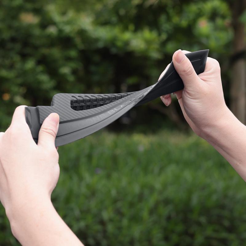 Car Wash Scraper - Carbon Fiber Pattern, Silicone, Paint-Safe, Multi-Functional Water Blade Cleaning Tool