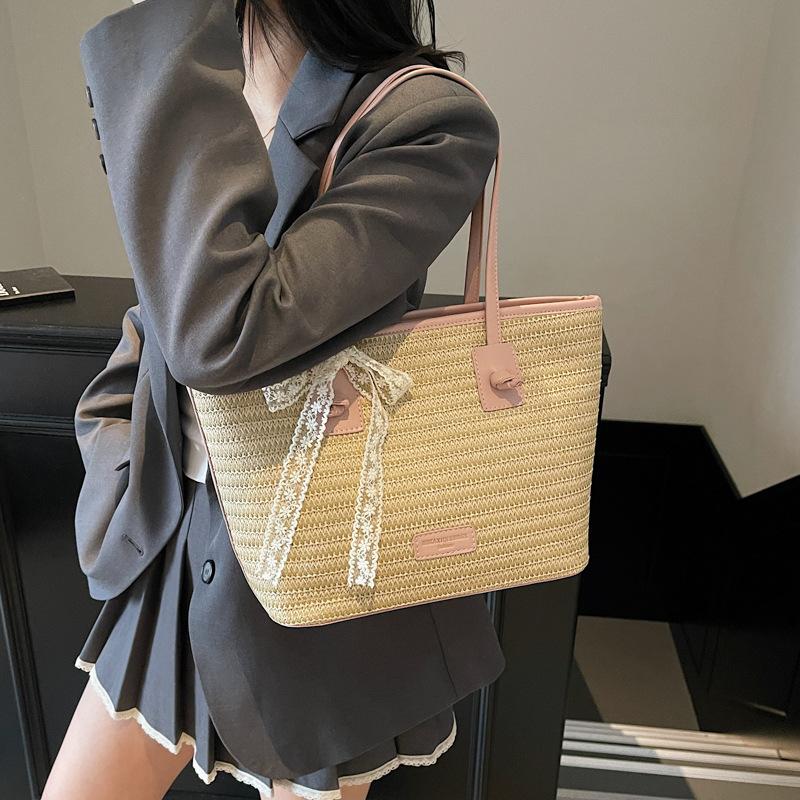 Leisure and Vacation Large-capacity Tote Bag Women's New Fashion Portable Shoulder Bag