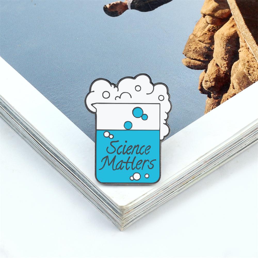 Cartoon Science Brooch Cute Funny Chemical Scientific Experiment Test Tube Beaker Enamel Pin for Student Bag Lapel Badge Jewelry