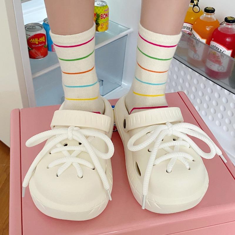 Shit Feeling Hole Shoes for Women's Summer Outerwear 2024 New Versatile Thick Sole Semi Trailer Beach Sandals