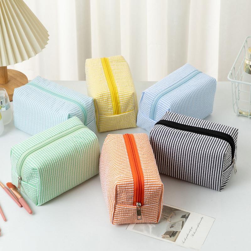 Stripe Seersucker Cosmetic Bag Fashion Women Cosmetic Bag Zipper Storage Makeup Case Travelling Pouch Organizer for Lady