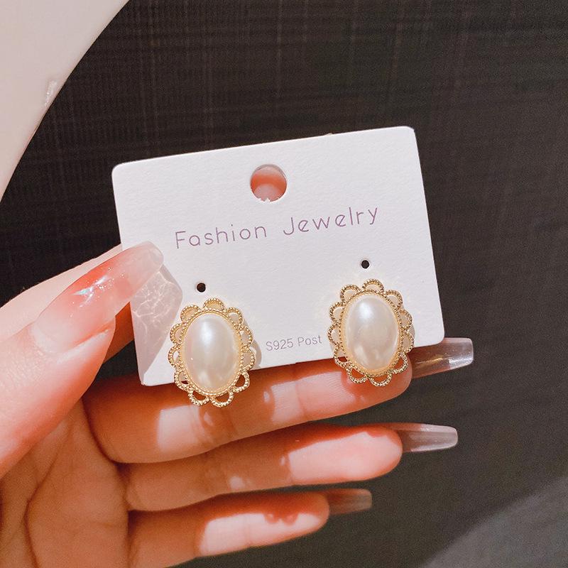 Elegant Pearl & Heart Sterling Silver Stud Earrings - Hepburn Style Luxury