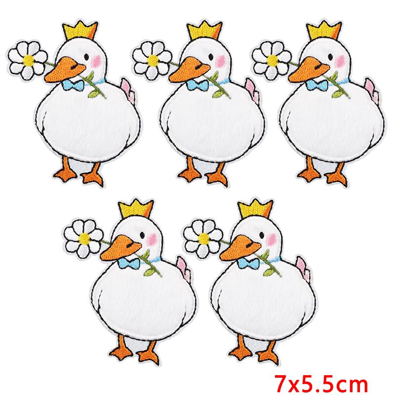 10pcs /Lots Cute Duck Embroidered Applique Cartoon Animal Duck Patch Iron On Patches For Clothing Decoration Diy Hats Bag Sticker