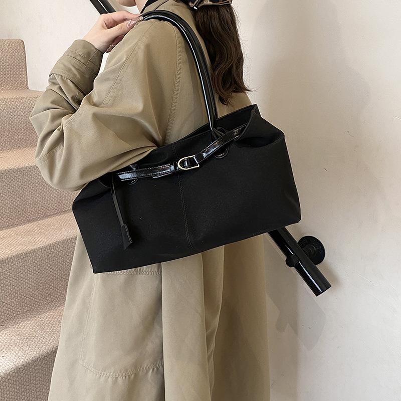 Premium sense large capacity fashionable retro tote bag women's 2025 new niche simple casual underarm shoulder bag
