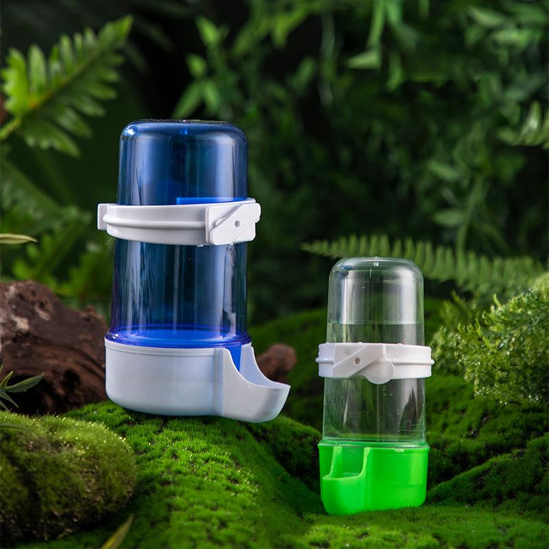 1 PC Random Color Style Bird Feeders Waterer Drinker for Bird Parrot Cages Water Dispenser Bottles Drinking Bowls Pet Supplies