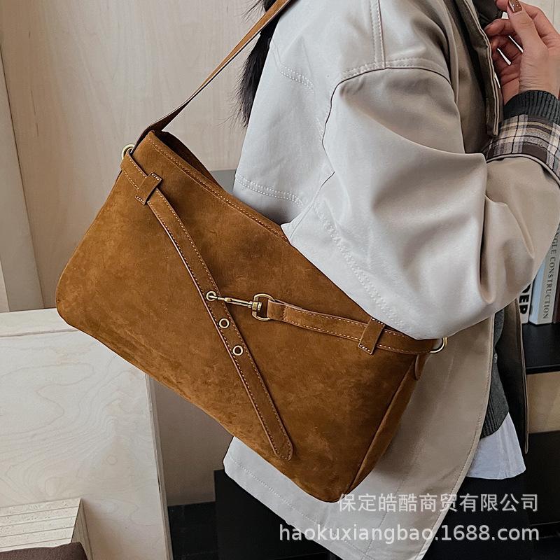 Frosted Retro Bag Women's Large Capacity 2025 New Autumn and Winter Versatile Shoulder Underarm Bag Casual Work Commuter Bag