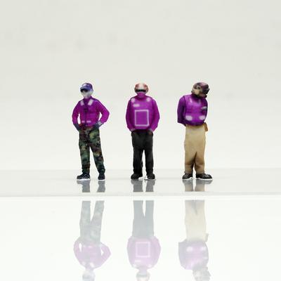 Figreal 1/72 U.S. NAVY (1) PR3 3-Piece Pre-painted Figure Deck Worker U.S. Navy Flight Deck Crew Rainbow Gang Purple