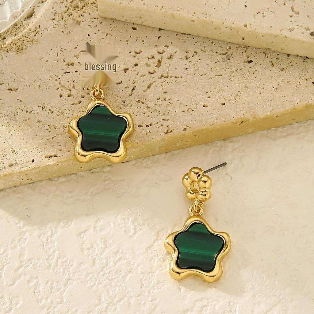 Retro Four-Leaf Clover Flower Pendant Earrings for Women - Stylish & Personalized Design