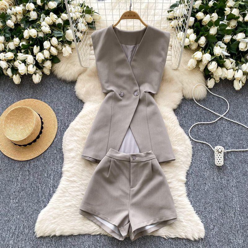

Young Commuter Ol Wear Women Fashion Hollow Design Waist Hugging Sleeveless Suit Vest Top High Waist Wide Leg Shorts Khaki One size