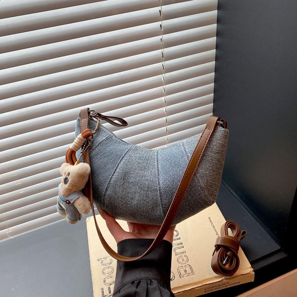Retro Cow Horn Denim Underarm Bag: 2026 Trendy Niche Design, Women's Single Shoulder Crossbody Bag