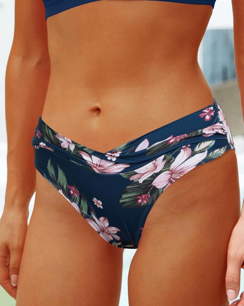 Bañador de gama alta con halter y abertura: Bikini Sexy Europeo Americano para Mujer