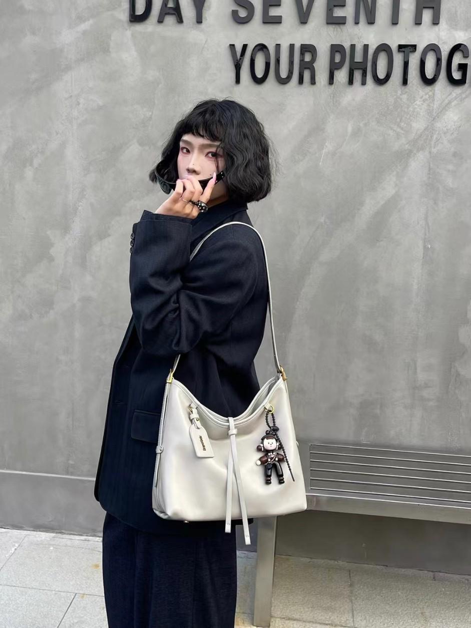 

Luxury Large-Capacity Women s Casual Tote Bag, 2025 Korean Style Fashion Versatile Shoulder Crossbody Mother-Child Bag