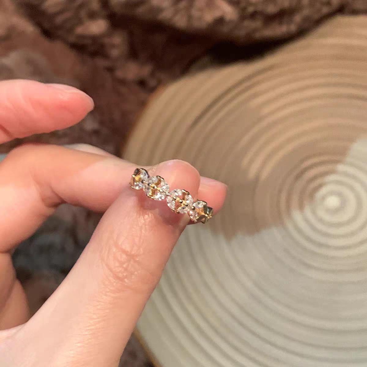 

Изысканное регулируемое кольцо-бабочка - модная японская легкая роскошная мода для женщин