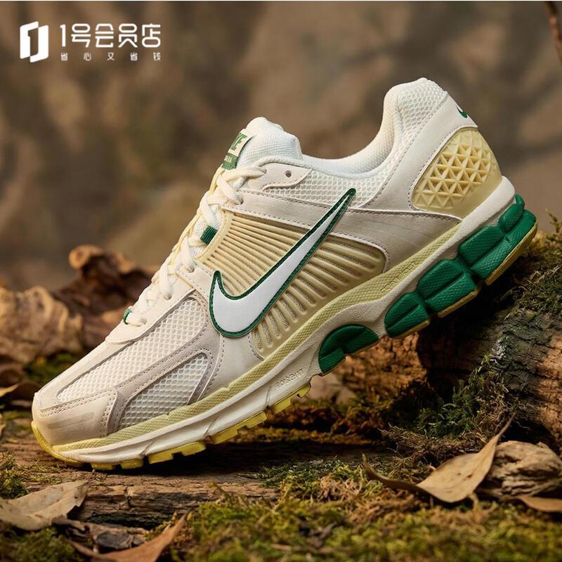 

Nike Vomero 5 Men s Running and Casual Shoes 40