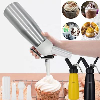500 ml Kuchen-Schlagsahnespender-Mixer mit dekorativer Düse, geeignet zum Backen von Kaffeemilch, manuelles Sahnemixer-Zubehör