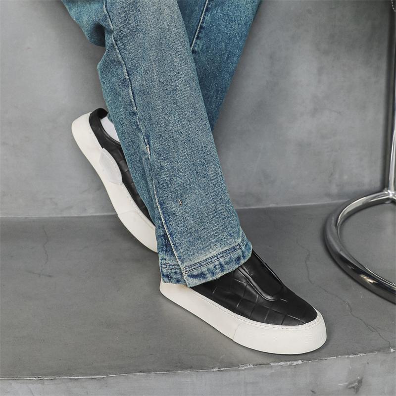 Fashion Men's half slippers Trendy and comfortable styl Leisure Party Outdoor street walking Black versatile Hot sellingyoung people