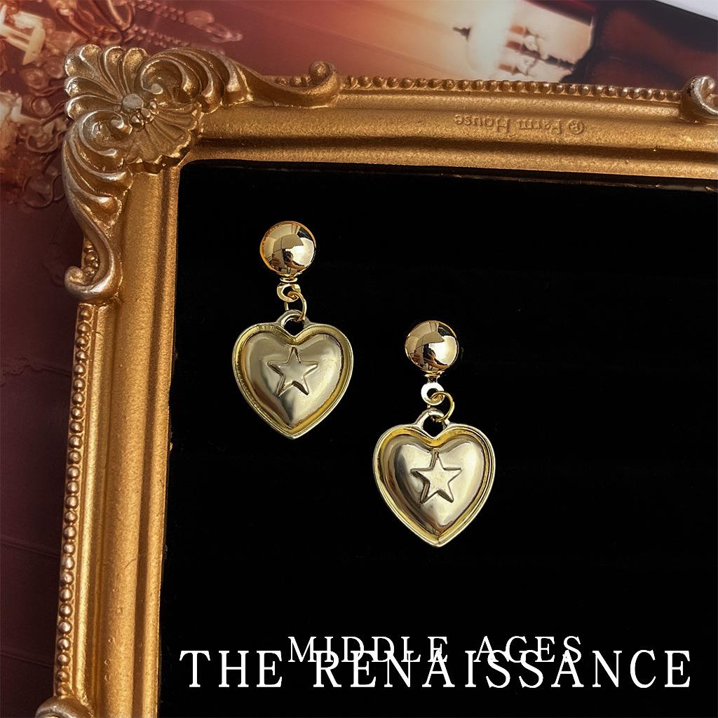 Literary and retro three-dimensional relief love earrings, niche personality simple five-pointed star earrings