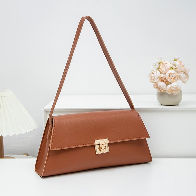 

Internet Celebrity Retro Small bag for Women In Autumn and Winter, trendy crossbody bag, fashionable one shoulder small bags (30cm Max Length 50cm)