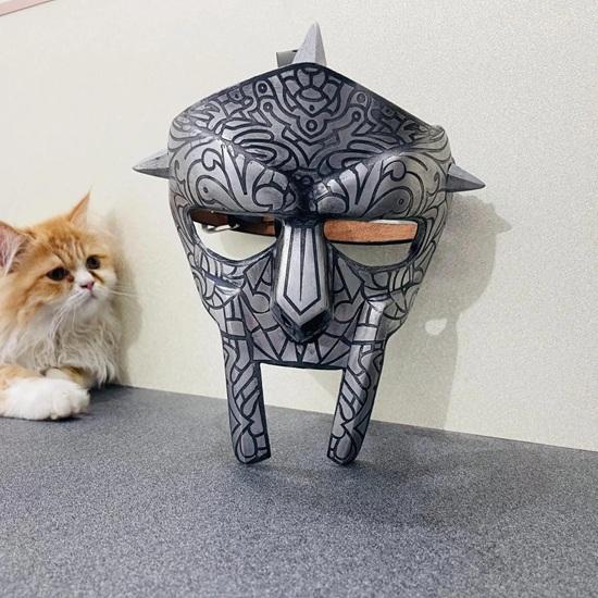 

Маска MF DOOM Безумный Злодей Гравированная Стальная Лицевая Броня Средневековая Маска Ручной Ковки