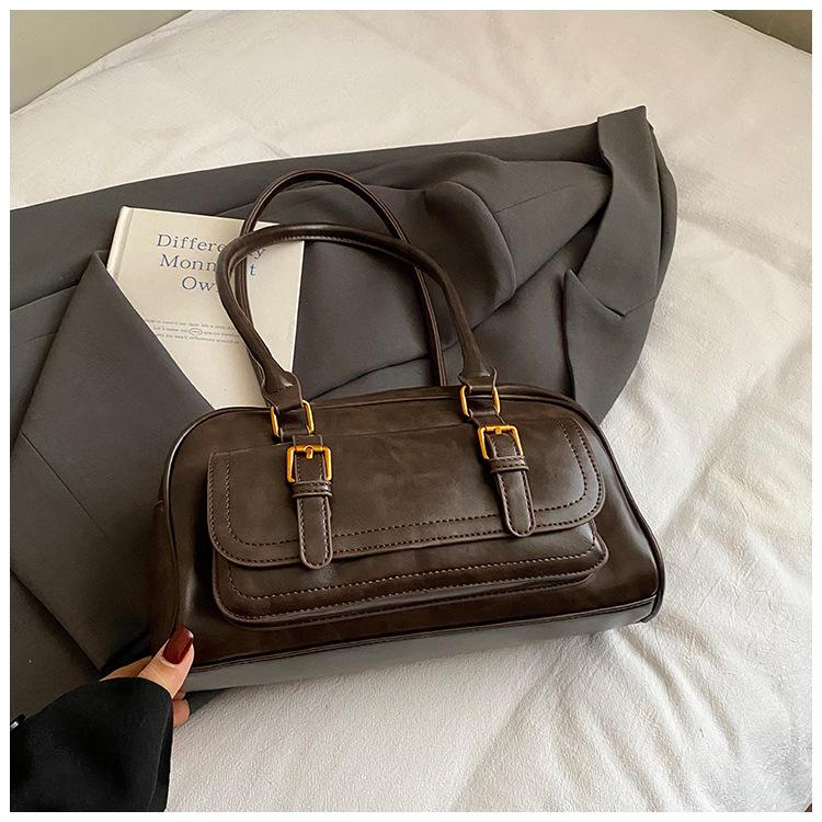 

Корейская версия модной портативной сумки-боулинга под мышкой, женская, осень 2025, новая, большая вместимость, сумка-подушка на плечо