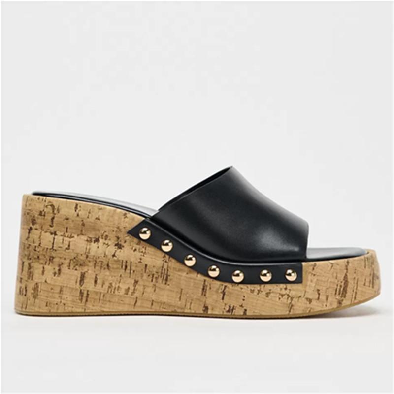 Fashion Top Quality Women Metal Rivets Slippers Platform Sandals Wood Casual Shoes Thick Sole Slipper Ladies Garden Shoes