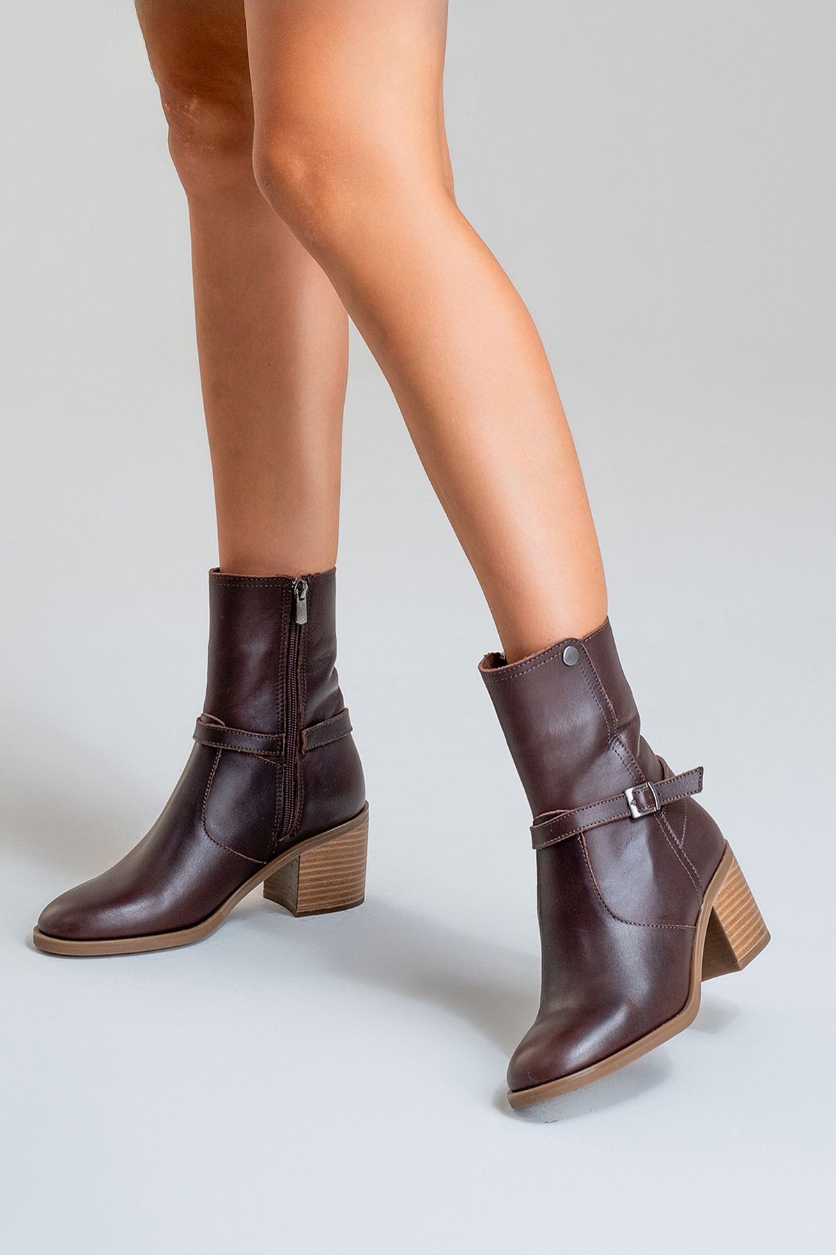 

Женские современные стильные модные женские кожаные сапоги из натуральной кожи коричневого цвета 39